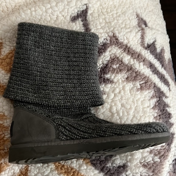 UGG size 9, grey boots - Picture 2 of 5